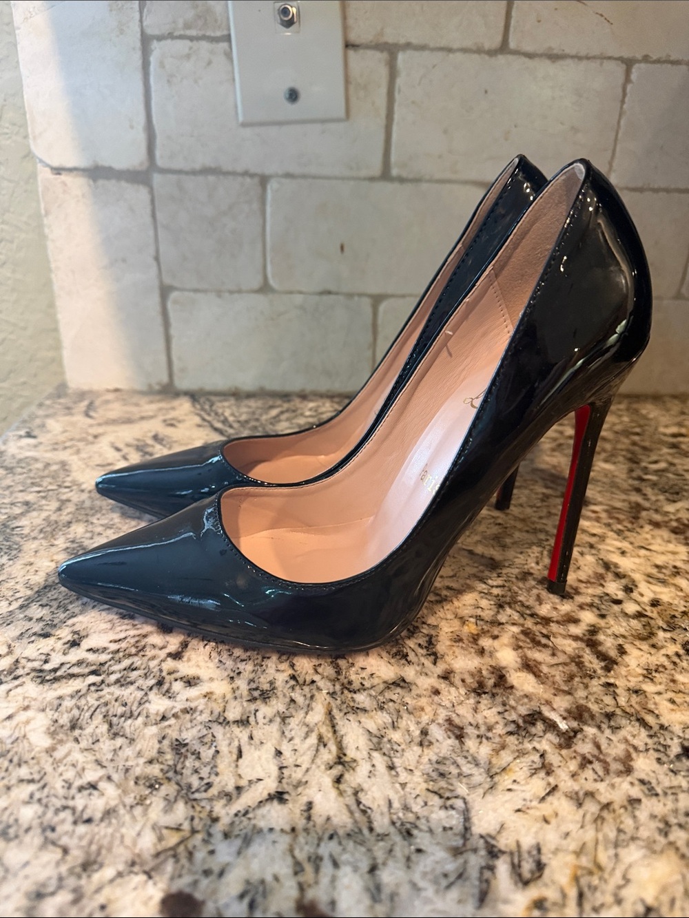 Christian Louboutin  patent leather Heels EUR 38 - Picture 5 of 9